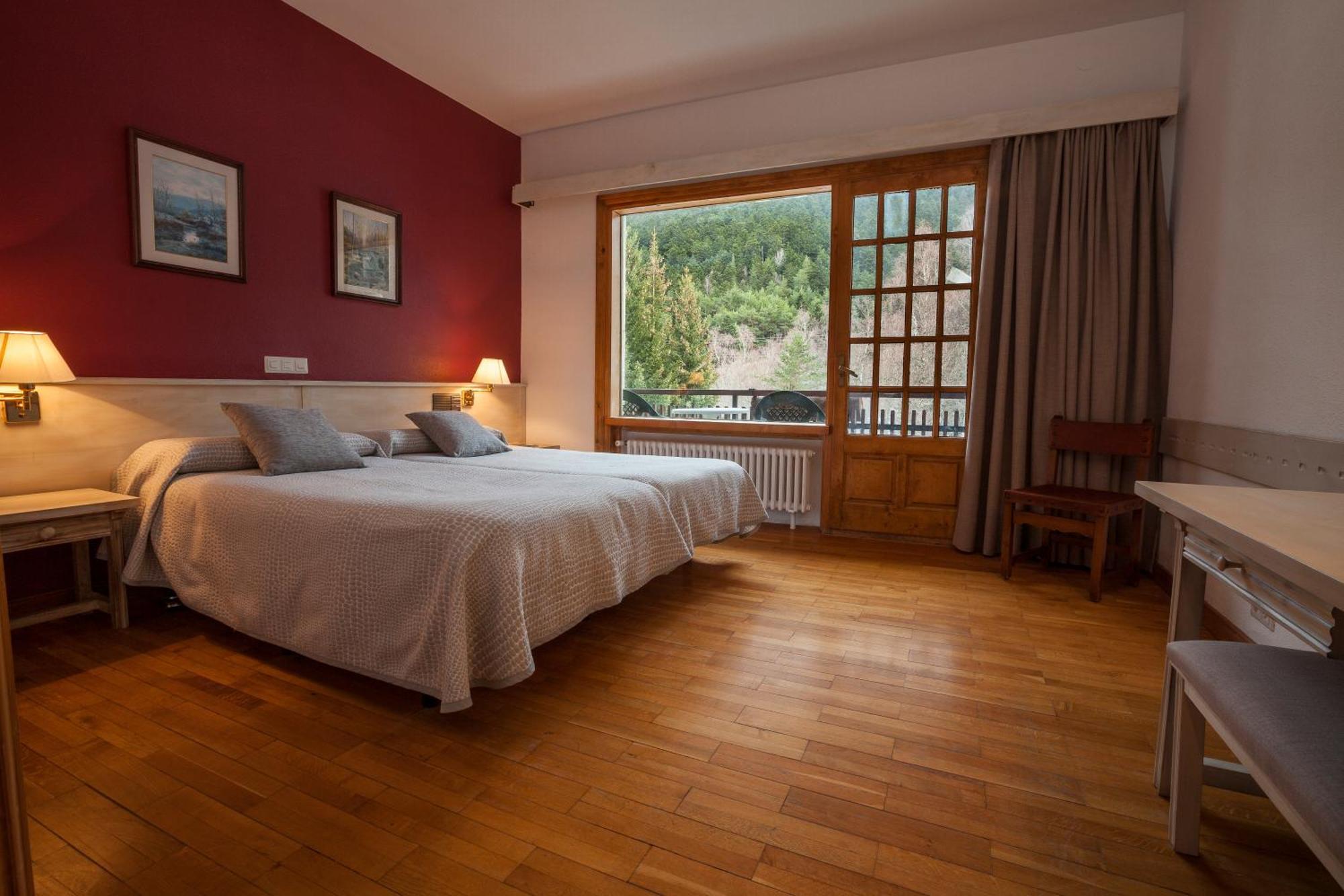 Hotel Els Avets Sorpe Exterior photo
