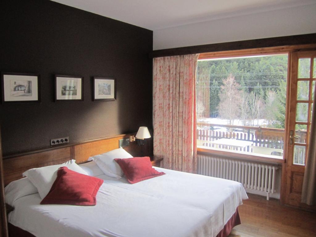 Hotel Els Avets Sorpe Exterior photo